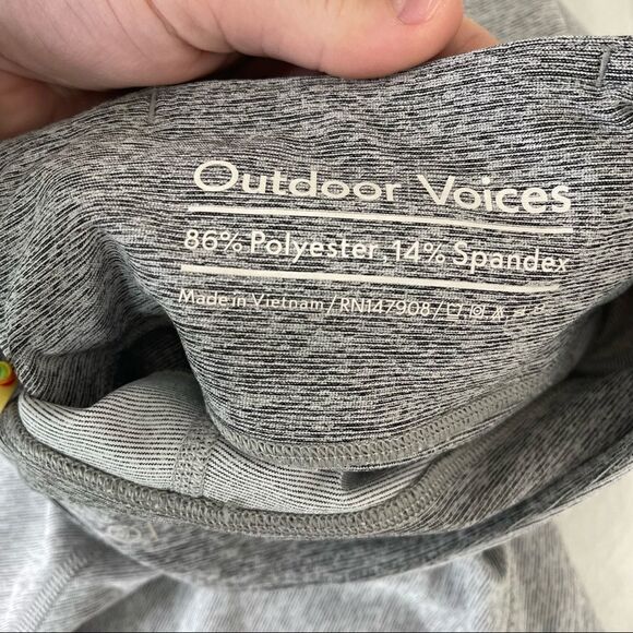 Outdoor Voices Gray and White Striped “Warm up” Leggings Size Medium - Picture 5 of 6